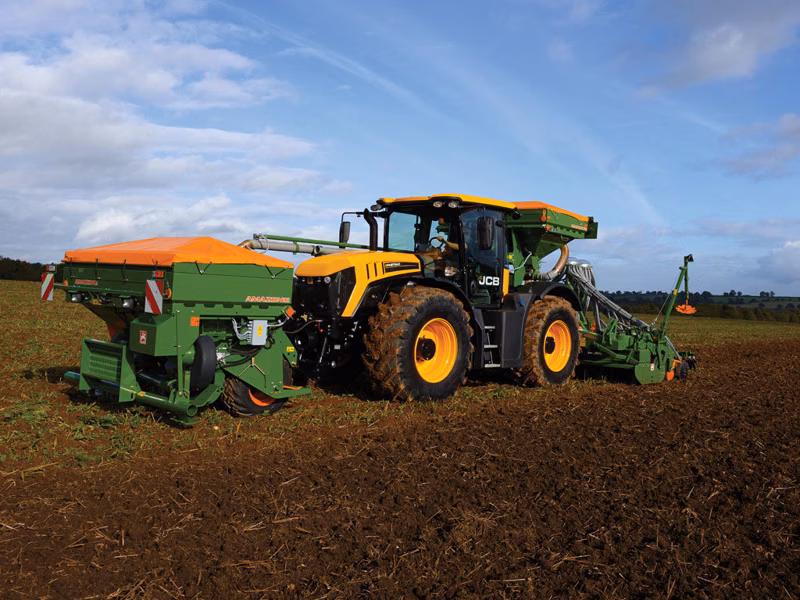 2026 JCB Fastrac 4220 - Image 2