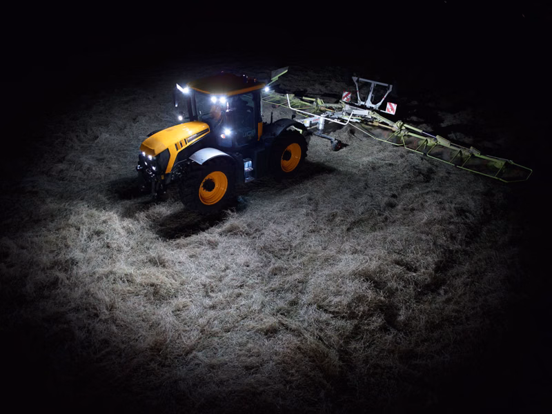 2026 JCB Fastrac 4220 - Image 5