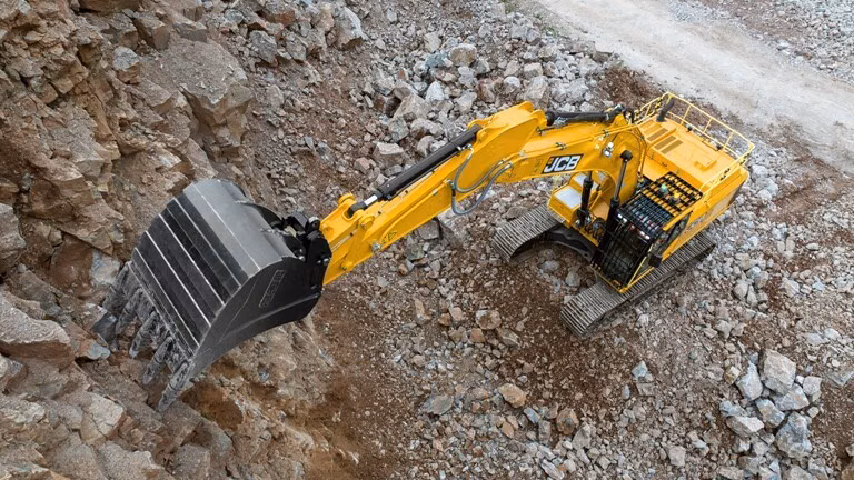 2026 JCB 370X - Image 4