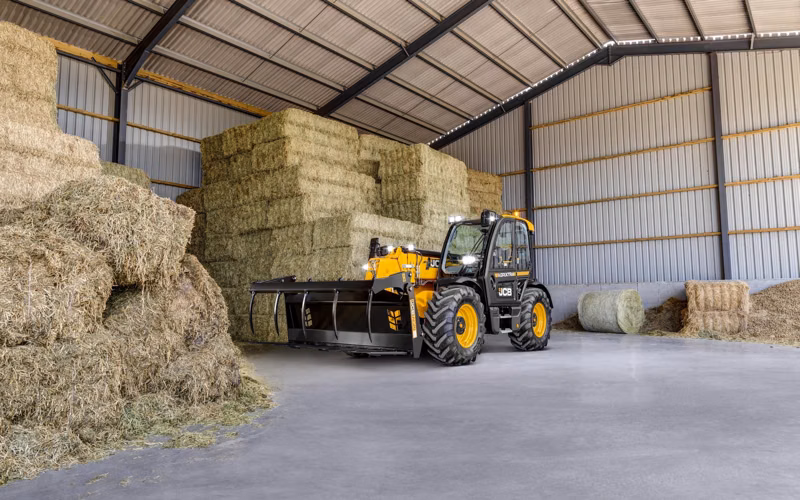2026 JCB Power grab - Image 2